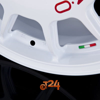 OZ Velgen - LEGGENDA Race White + Red Lettering - 17 inch