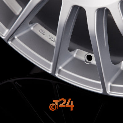 OZ Velgen - SUPERTURISMO LM Matt Race Silver + Black Lettering - 17 inch